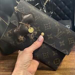 Louis Vuitton Monogram Clutch Fold-Over Wallet in Brown